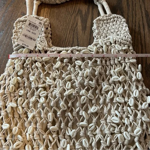 NWT Inc international Concepts macrame shell tote. Inside pockets snap close - Picture 5 of 8